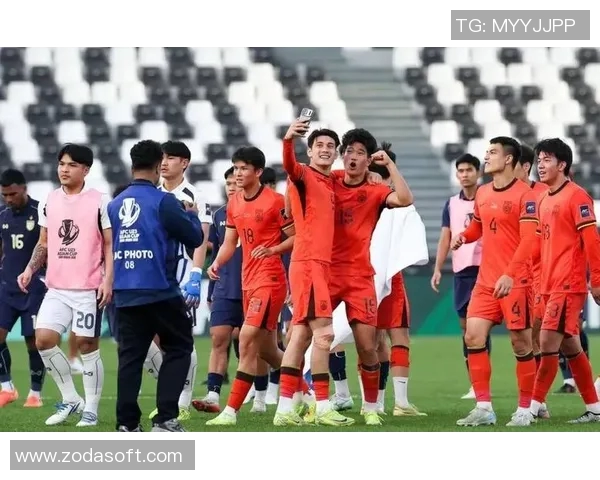 国足与韩国激战解说全景回顾各国评论员视角解析比赛精彩瞬间